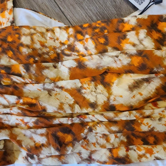 Zara Women's Orange Floral Top, crop,NWT, small, ruched 3/4 sleeves - Picture 10 of 11